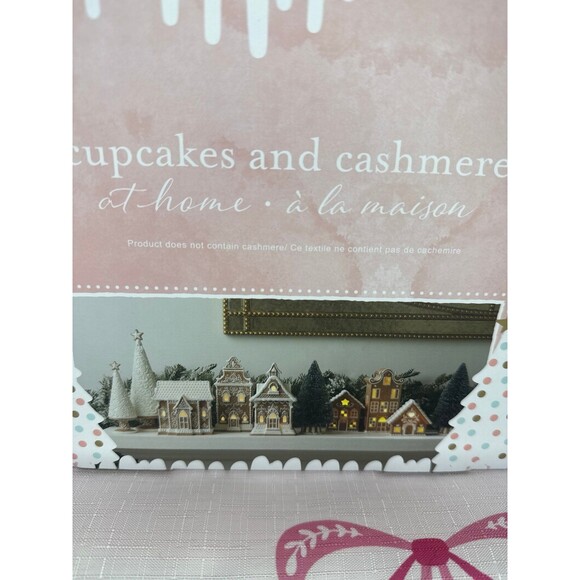 Cupcakes And Cashmere LED Gingerbread Village Set - Picture 6 of 6